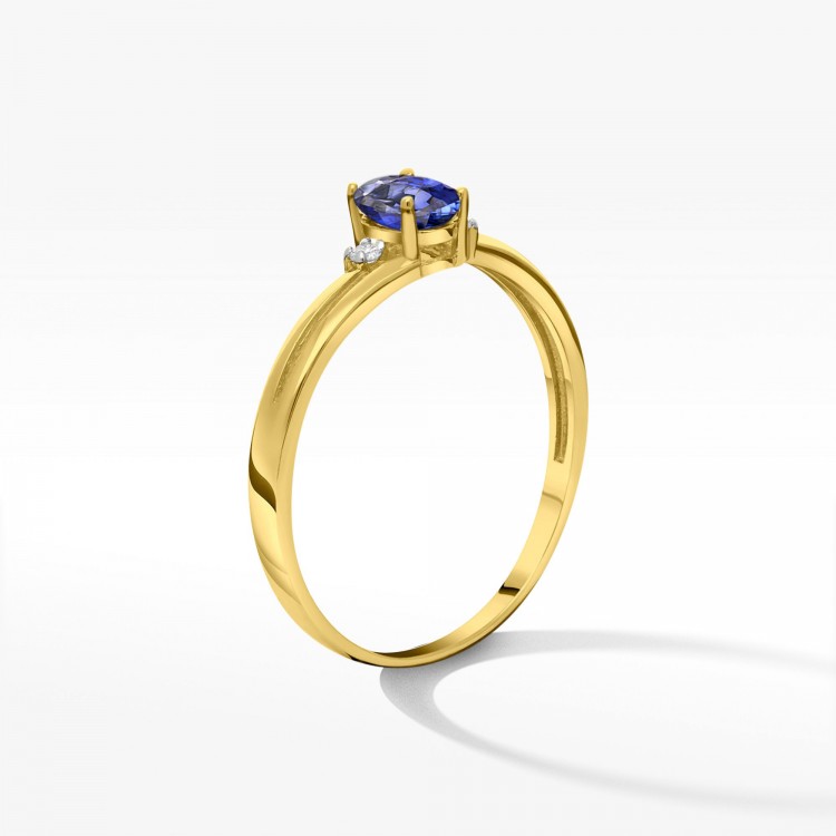 Złoty pierścionek z szafirem i diamentami