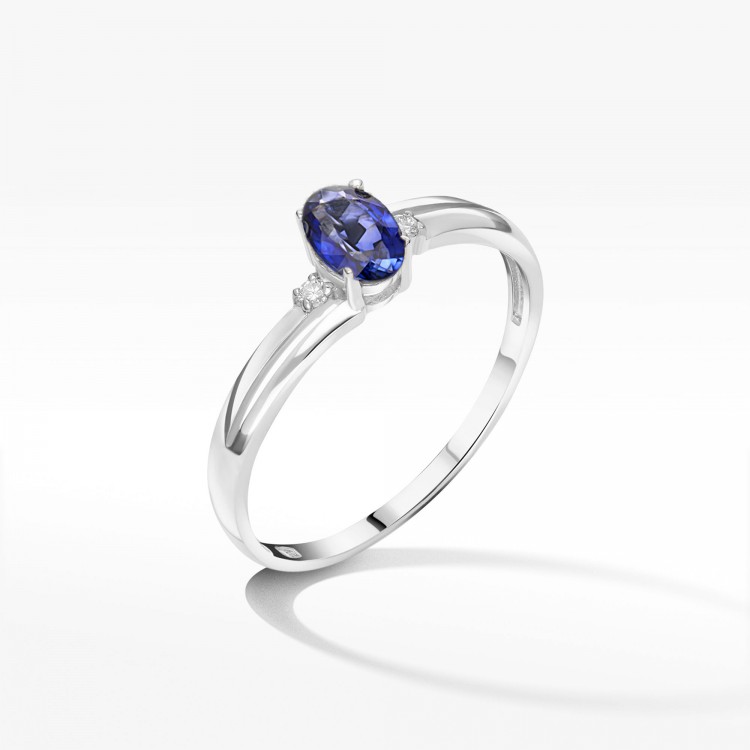 Złoty pierścionek z szafirem i diamentami