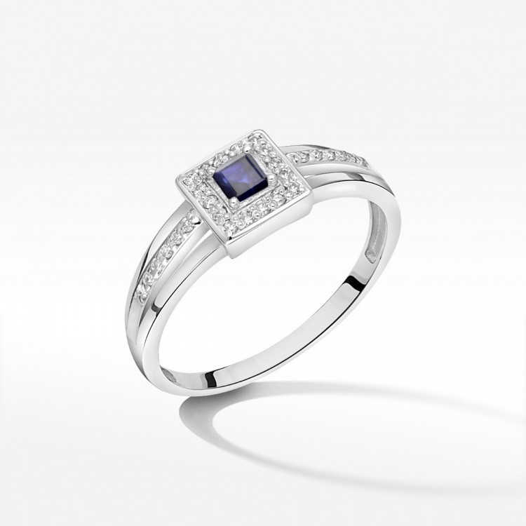 Pierścionek z białego złota z szafirem