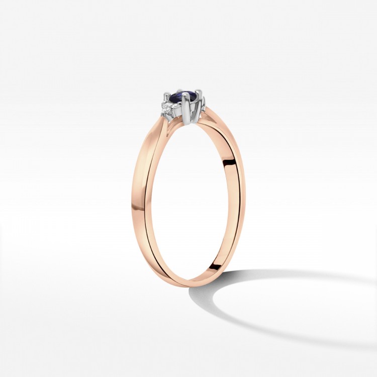 Złoty pierścionek z szafirem