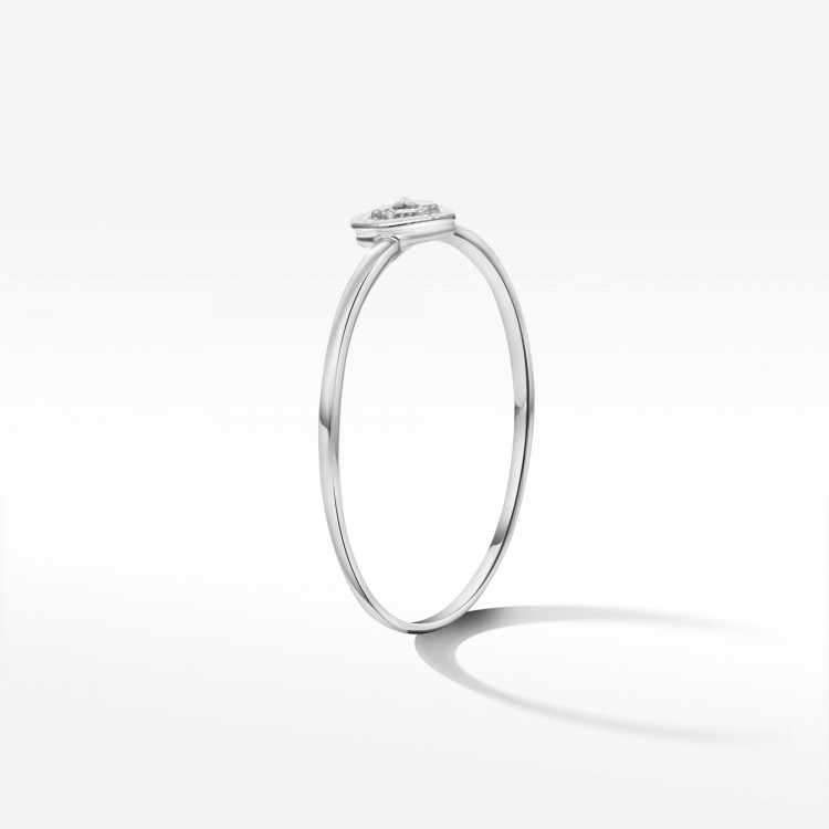 Pierścionek serce z diamentem