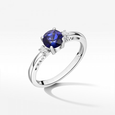 Pierścionek zaręczynowy z szafirem