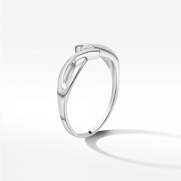 Pierścionek zaręczynowy z diamentem