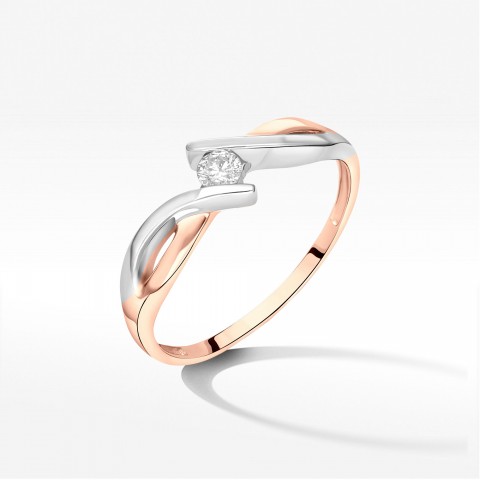 Pierścionek zaręczynowy z diamentem