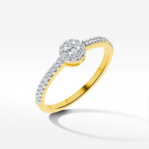 Pierścionek zaręczynowy z żółtego złota zdobiony diamentami