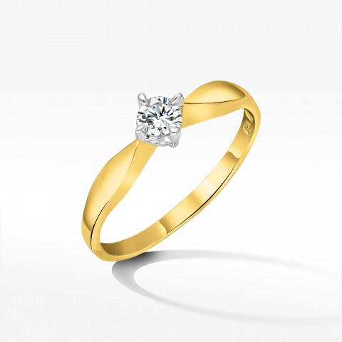 Złoty pierścionek z diamentem