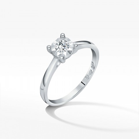 Pierścionek z białego złota z diamentem