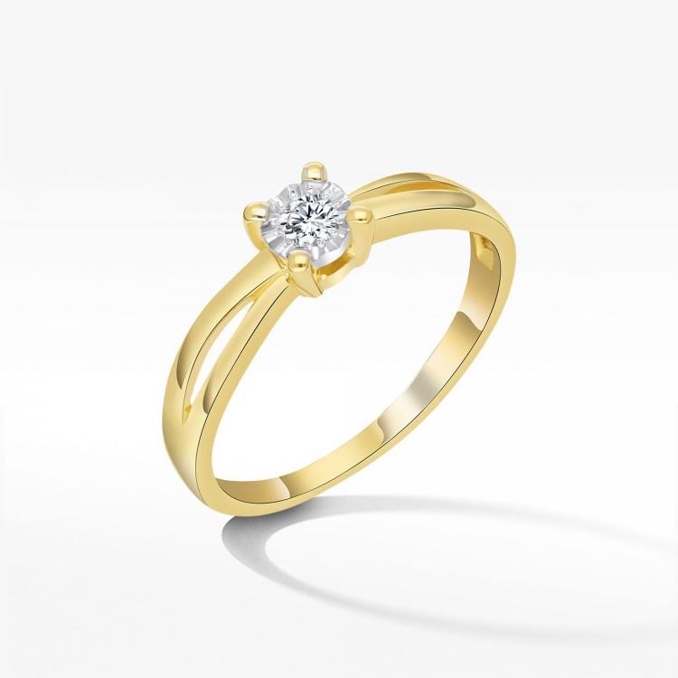 Pierścionek z diamentem