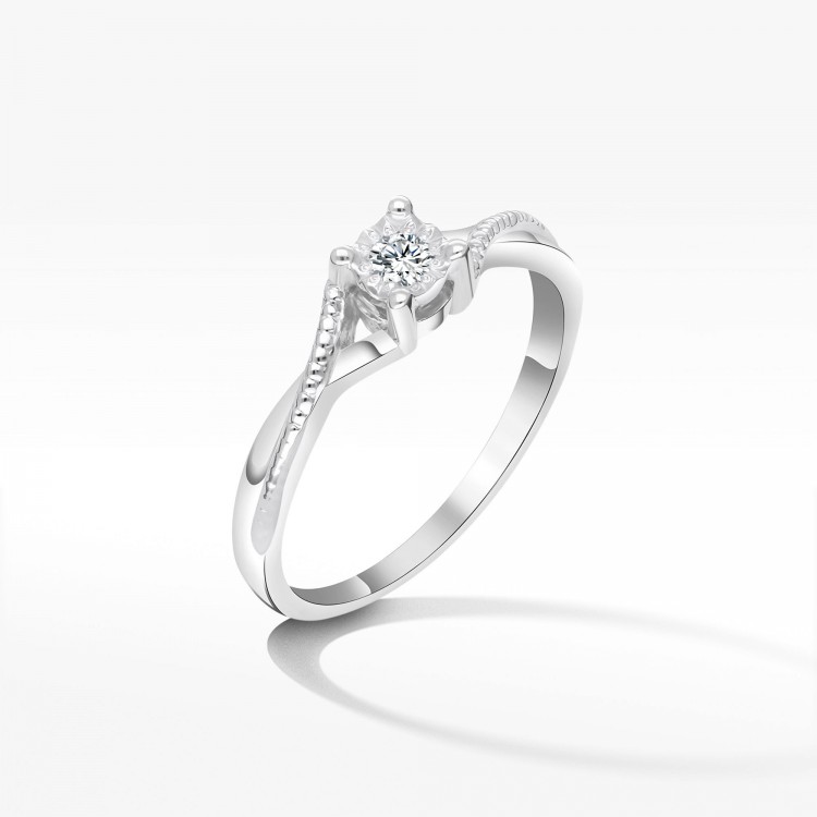 Pierścionek z diamentem