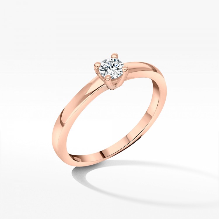 Klasyczny złoty pierścionek z diamentem