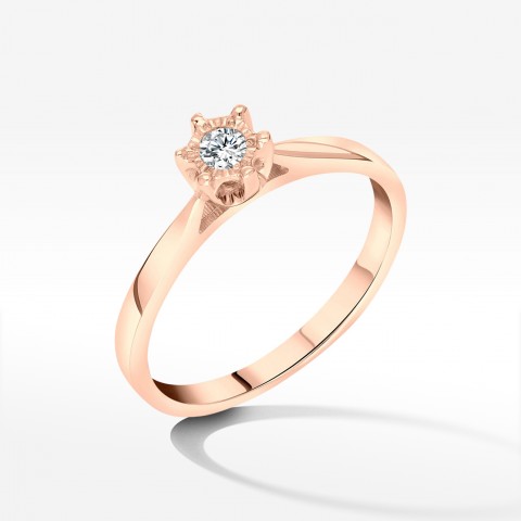 Pierścionek z diamentem