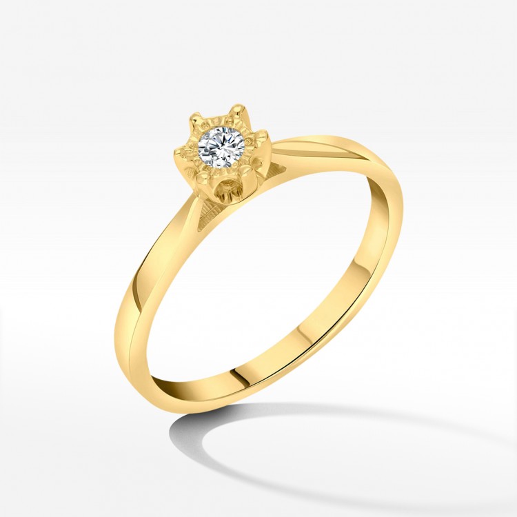 Pierścionek z diamentem