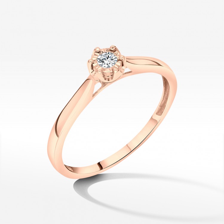 Pierścionek z diamentem