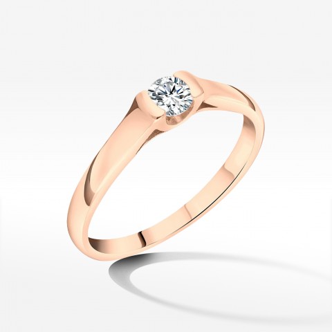 Pierścionek z diamentem