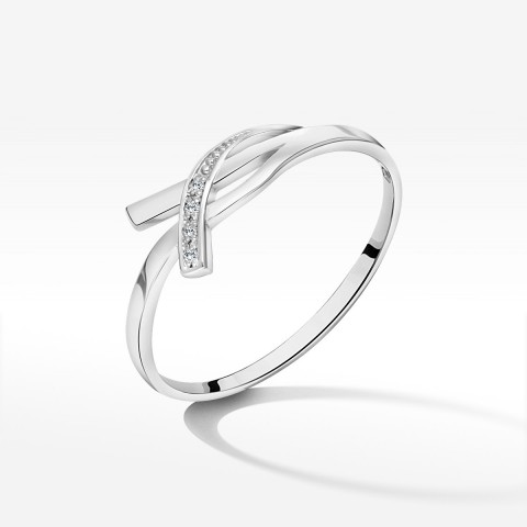 Pierścionek zaręczynowy z diamentami