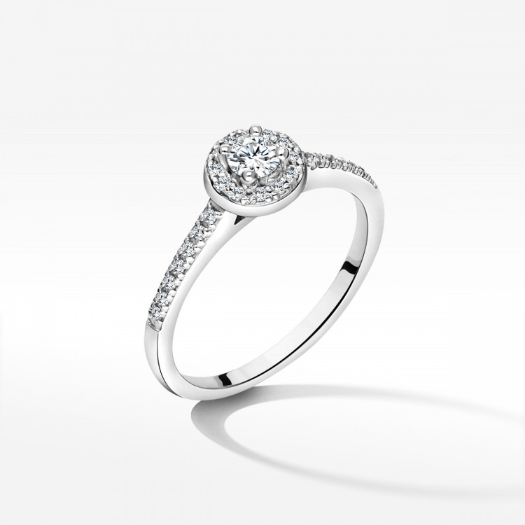 Złoty pierścionek z diamentami