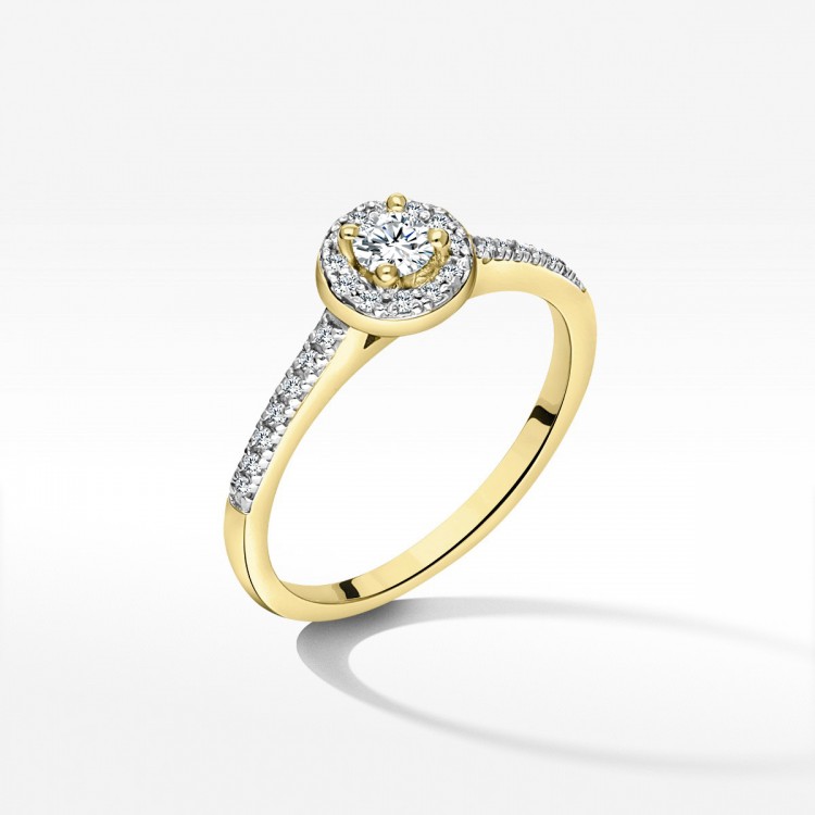 Złoty pierścionek z diamentami