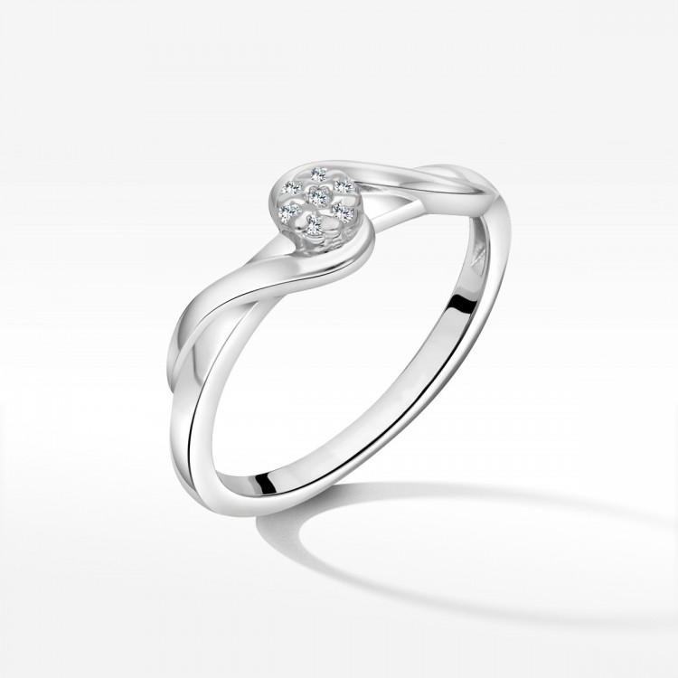 Pierścionek zaręczynowy z diamentami