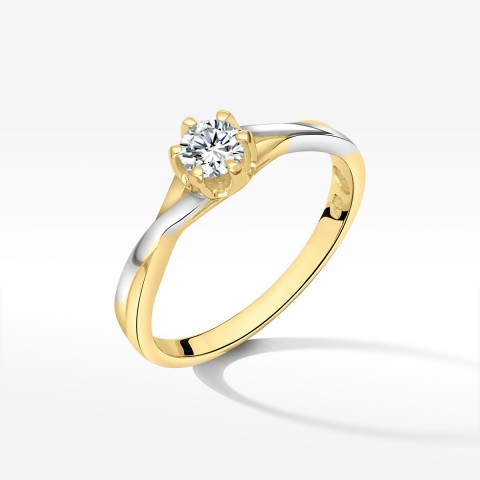 Złoty pierścionek z diamentami