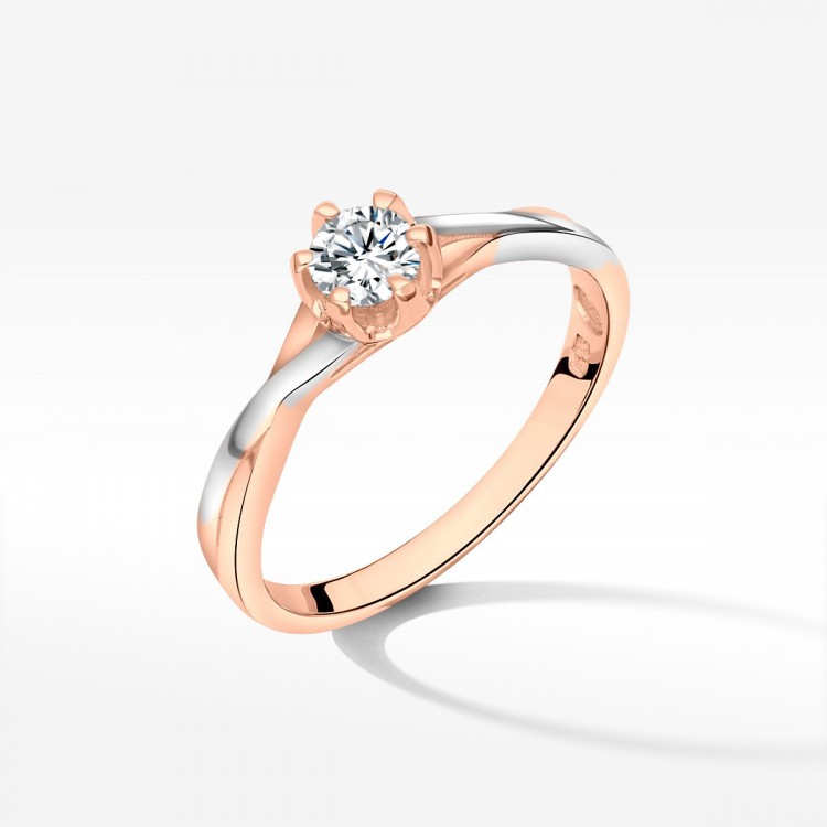 Złoty pierścionek z diamentami