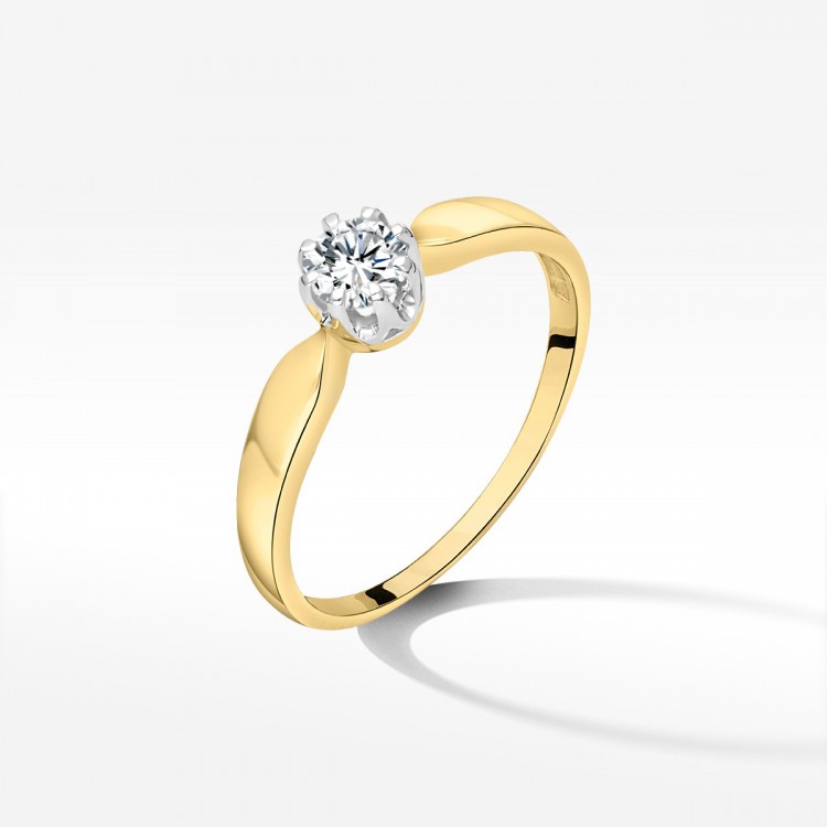 Pierścionek zaręczynowy z diamentem