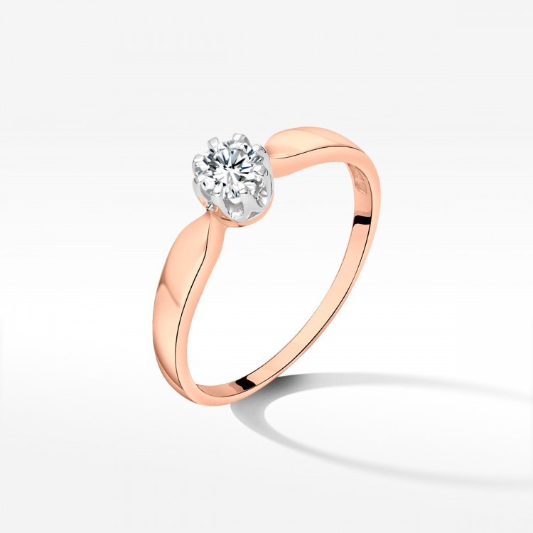 Pierścionek zaręczynowy z diamentem