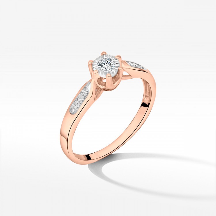 Pierścionek zaręczynowy z diamentami