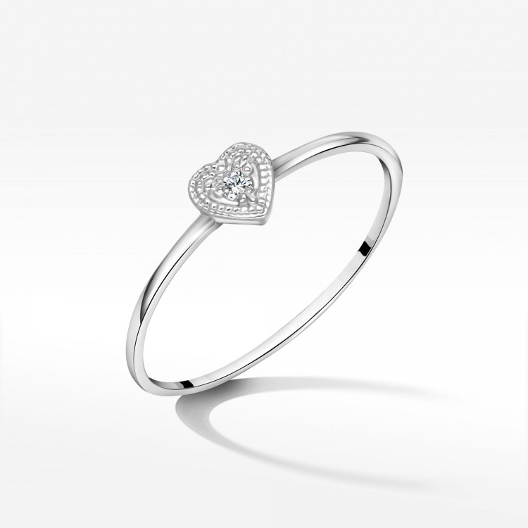 Pierścionek serce z diamentem