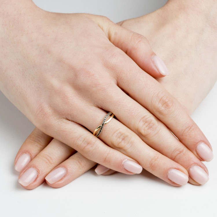 Pierścionek ze złota z cyrkoniami