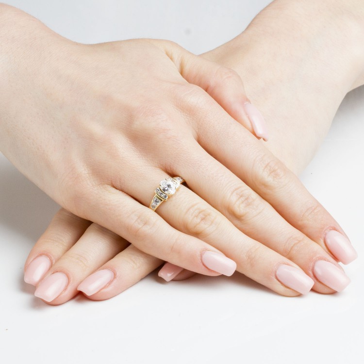 Pierścionek ze złota z cyrkoniami