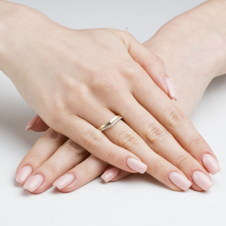 Pierścionek ze złota z cyrkoniami