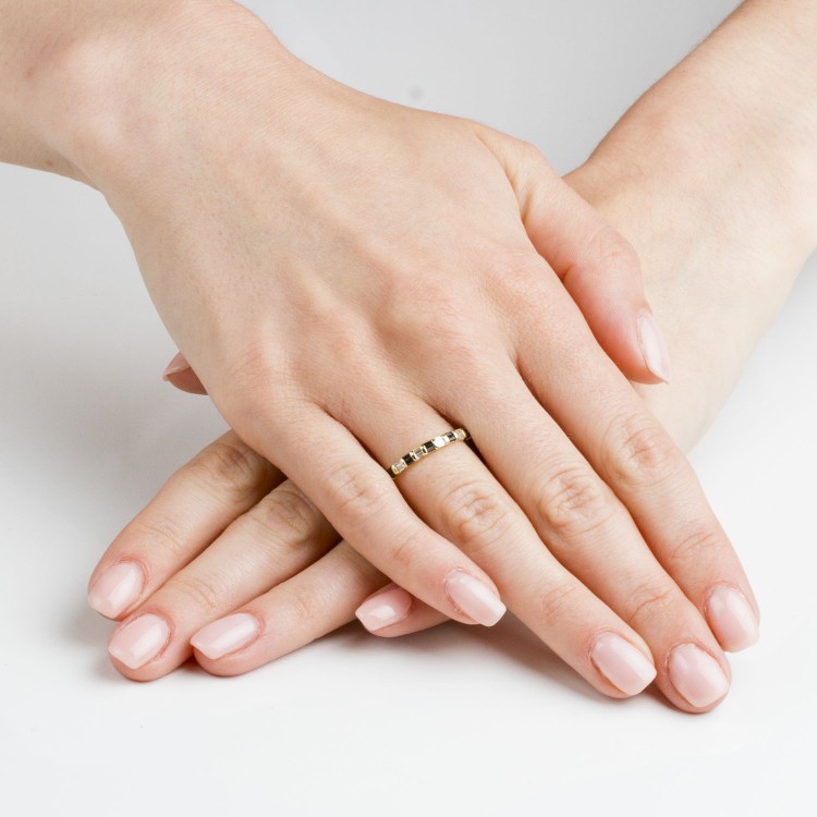 Pierścionek ze złota z cyrkoniami