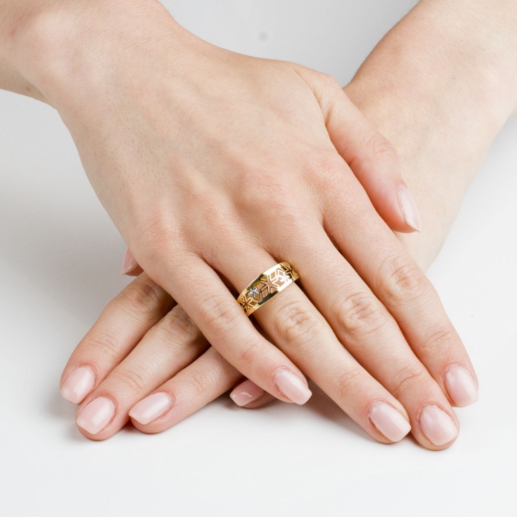 Pierścionek ze złota z kwiatkami