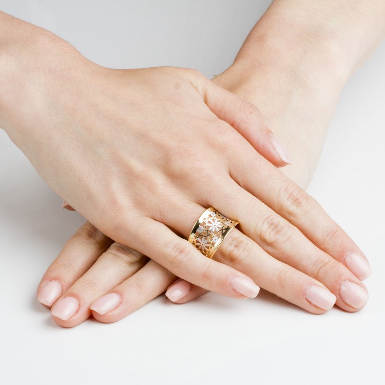 Pierścionek ze złota z kwiatkami