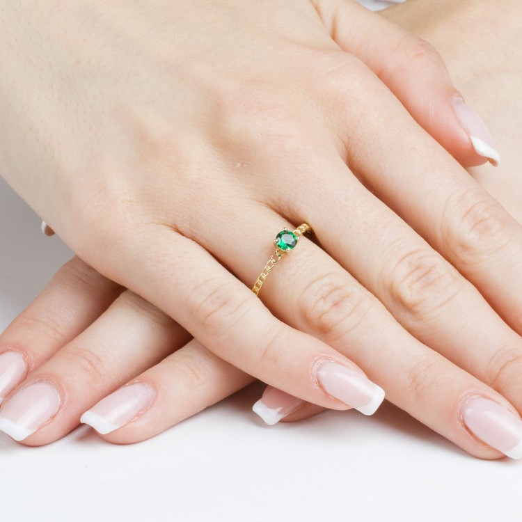 Pierścionek ze złota z zieloną cyrkonią