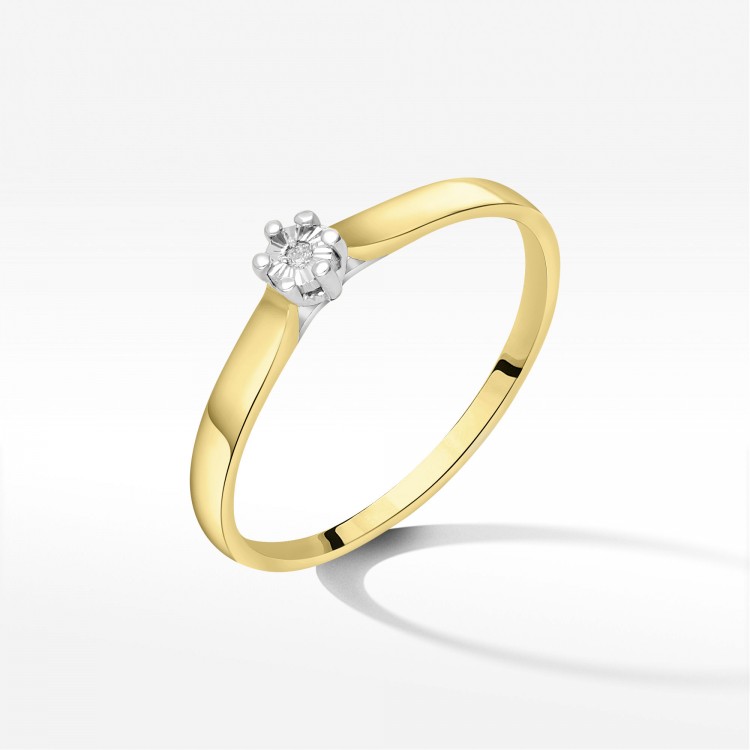 Pierścionek z jednym diamentem