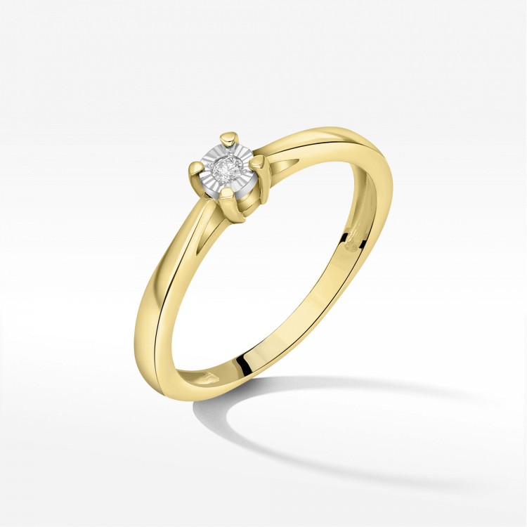 Pierścionek z jednym diamentem