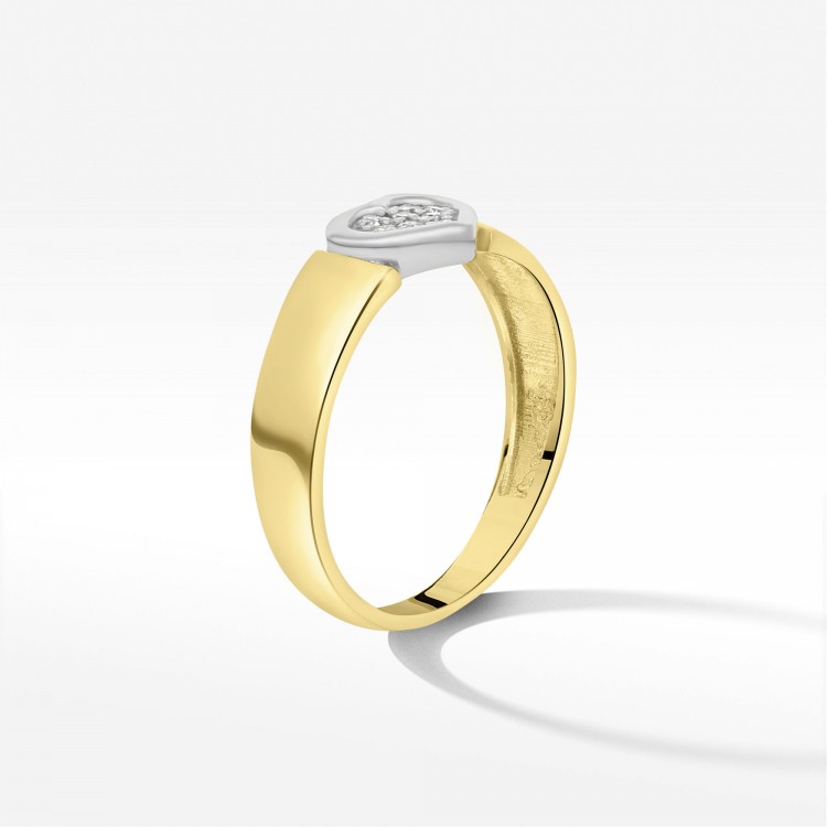 Złoty pierścionek z motywem serca i diamentem