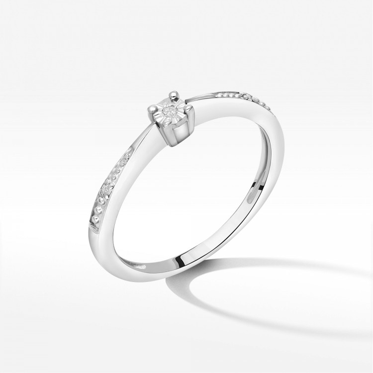 Pierścionek ze złota z diamentami