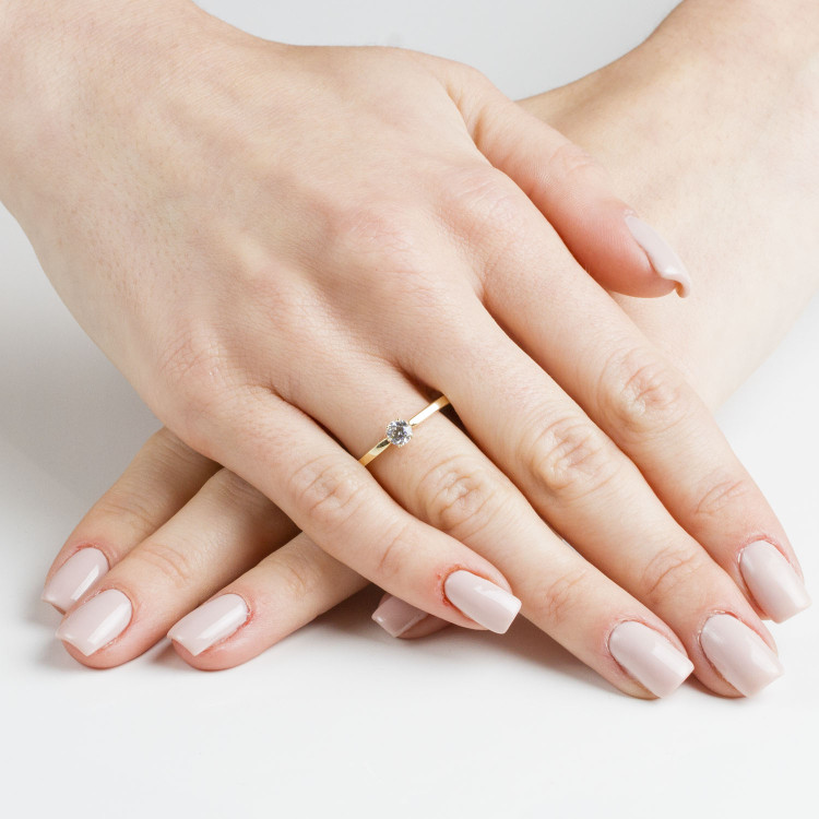 Pierścionek ze złota z cyrkonią