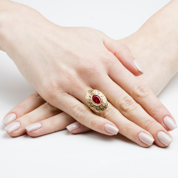 Pierścionek ze złota z różową cyrkonią