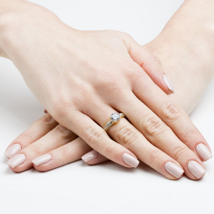 Pierścionek ze złota z cyrkoniami