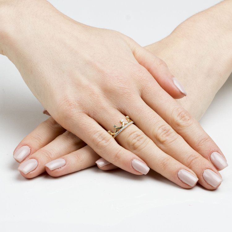 Pierścionek ze złota korona