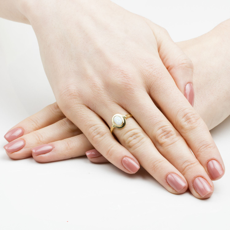 Pierścionek ze złota z opalem