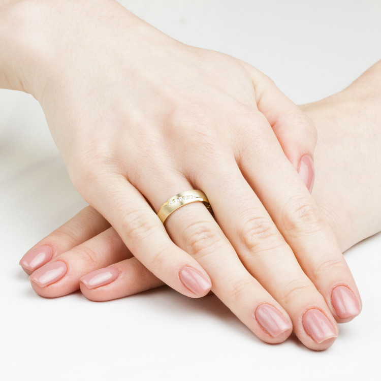 Obrączki ślubne z białego złota 5mm półokrągłe