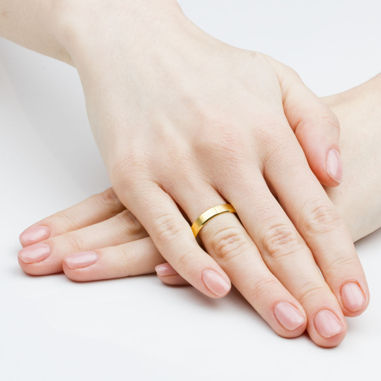 Klasyczne obrączki z żółtego złota 4.5mm fazowane