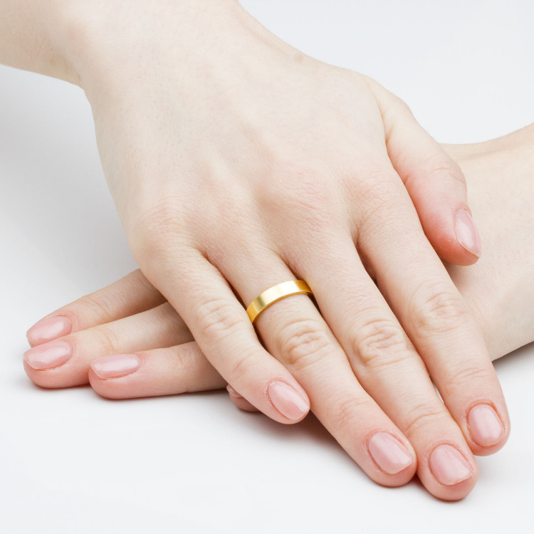 Klasyczne obrączki z żółtego złota 4mm płaskie