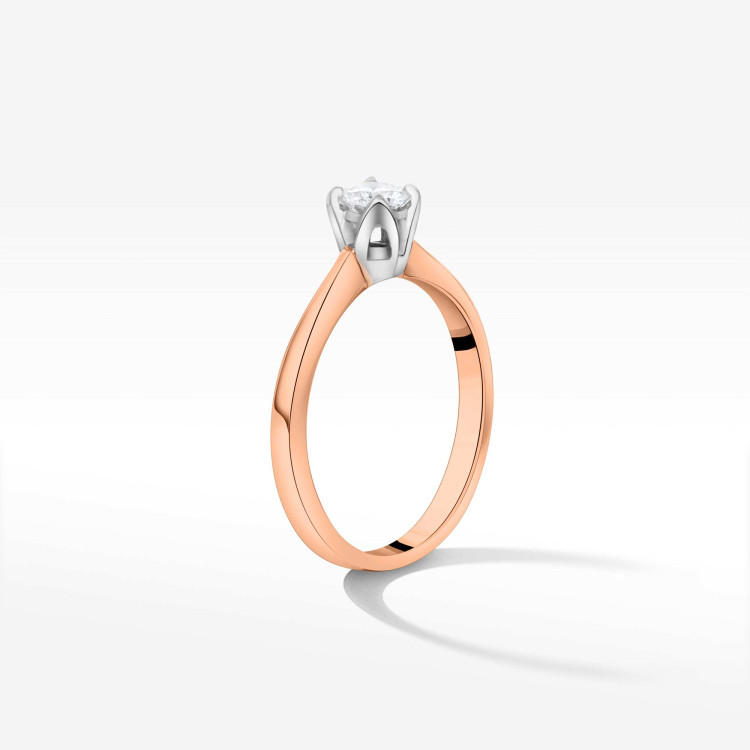 Złoty pierścionek z diamentem