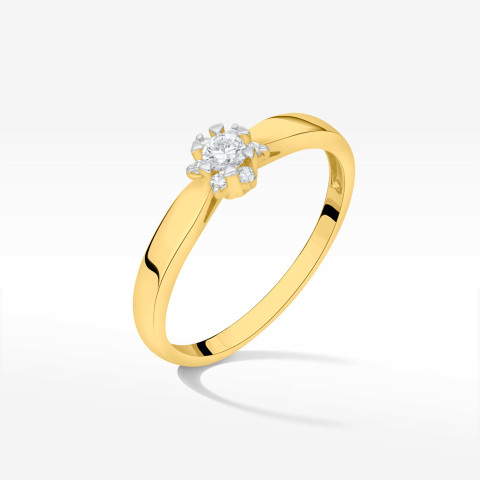 Pierścionek zaręczynowy z diamentem