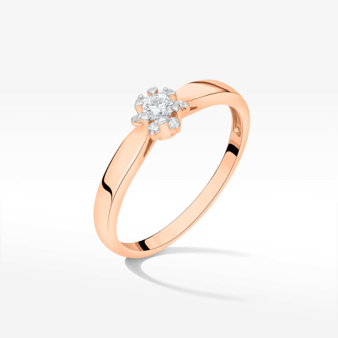 Pierścionek zaręczynowy z diamentem